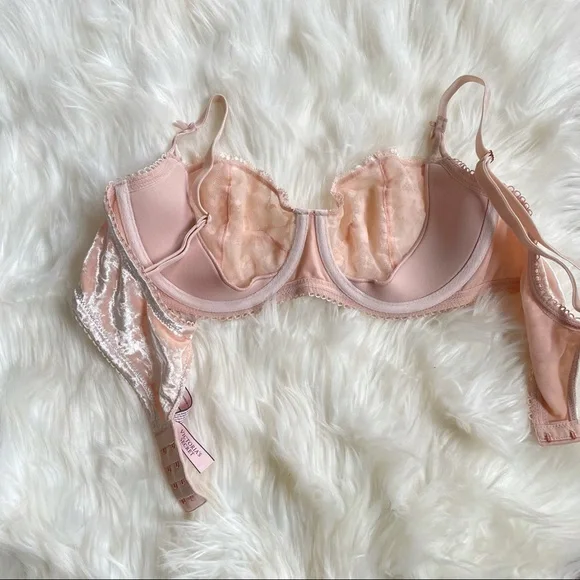 Velour Victoria’s Secret Bra - Picture 6 of 9